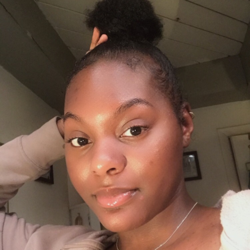 Meet your Posher, Iyania